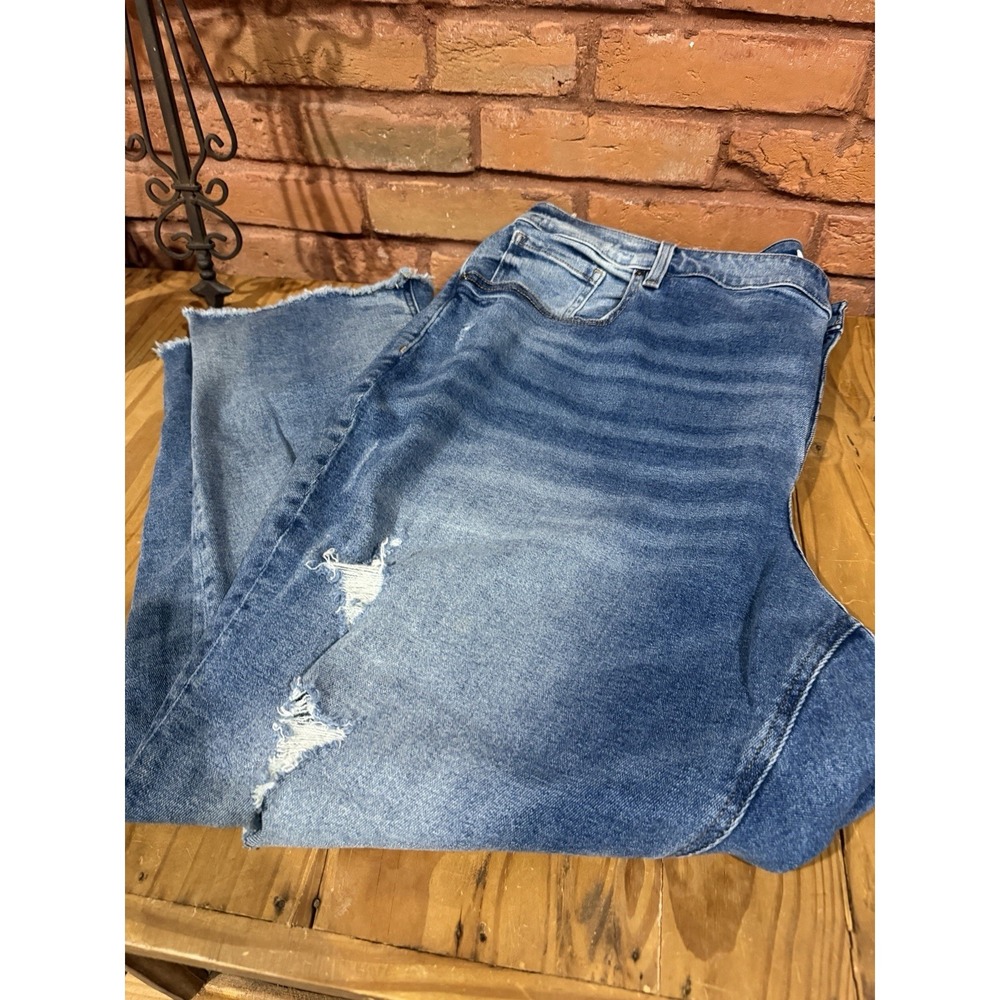 Lane Bryant 26 High Rise Straight Med Wash Flex Magic Waist Jeans Distressed.